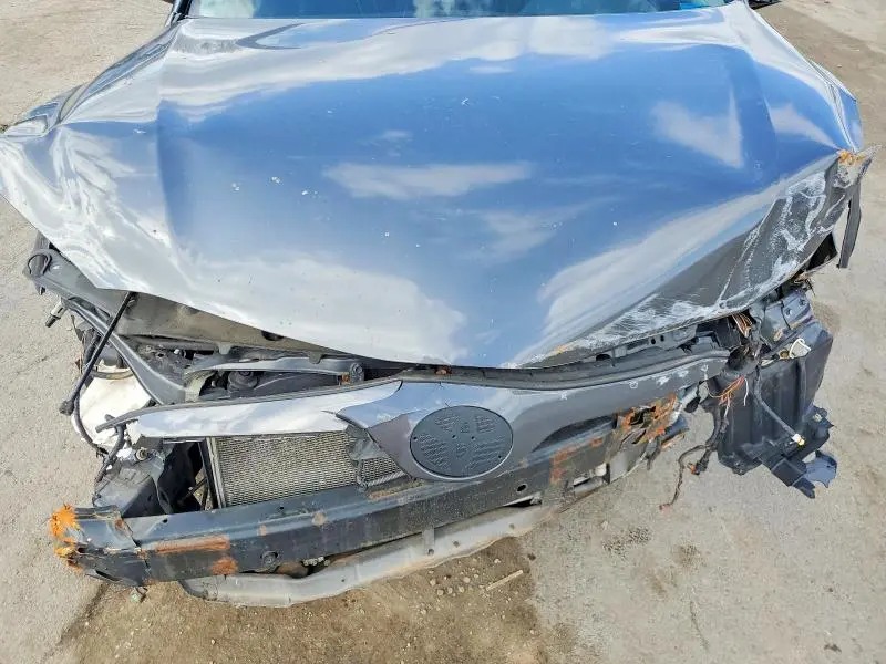 2011 TOYOTA CAMRY SE V6  