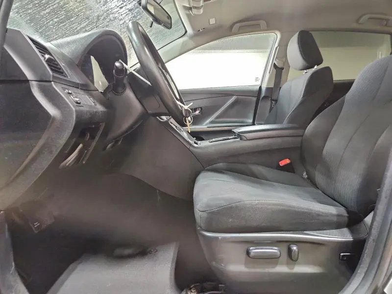 2013 TOYOTA VENZA LE  