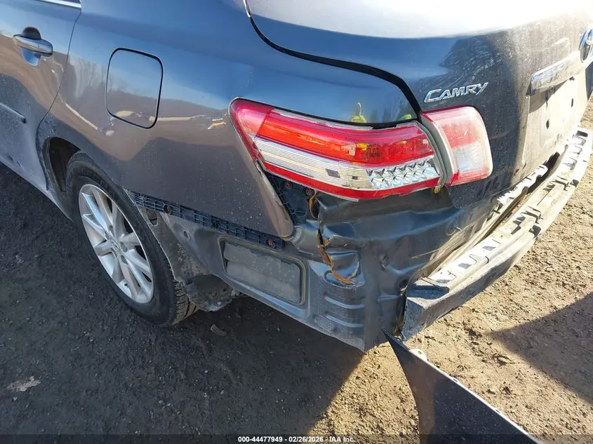 2011 TOYOTA CAMRY XLE