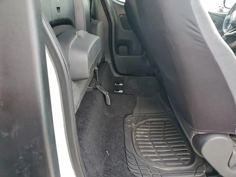 2025 NISSAN FRONTIER S  