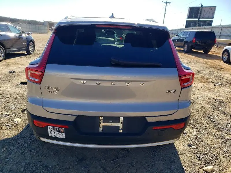 2023 VOLVO XC40 PLUS  