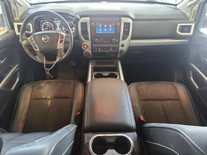 2017 NISSAN TITAN PRO-4X  