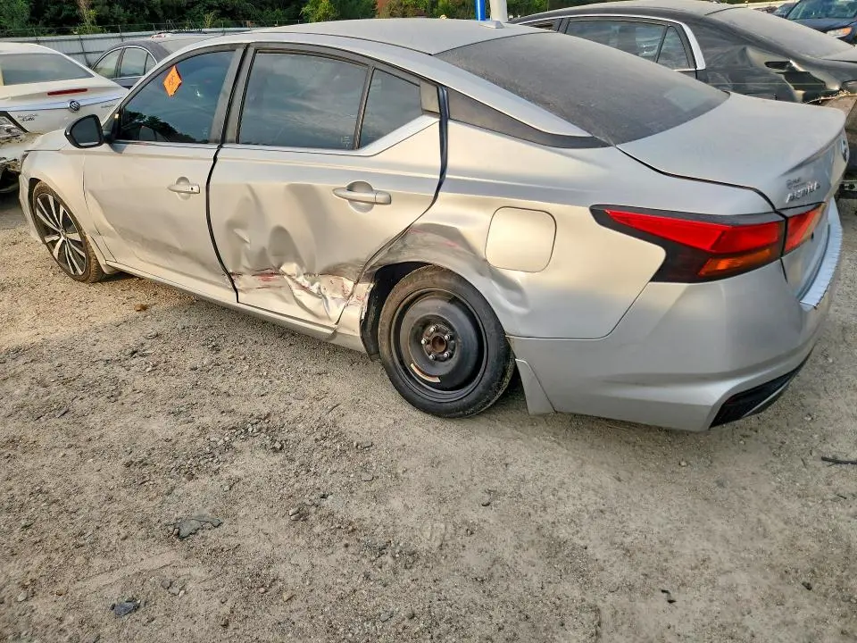 2019 NISSAN ALTIMA SR  