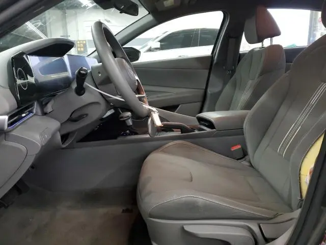 2024 HYUNDAI ELANTRA SEL  