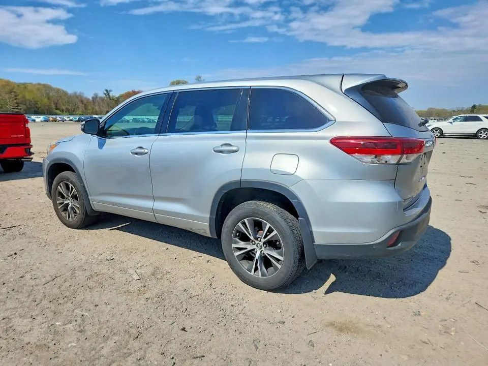2017 TOYOTA HIGHLANDER LE  