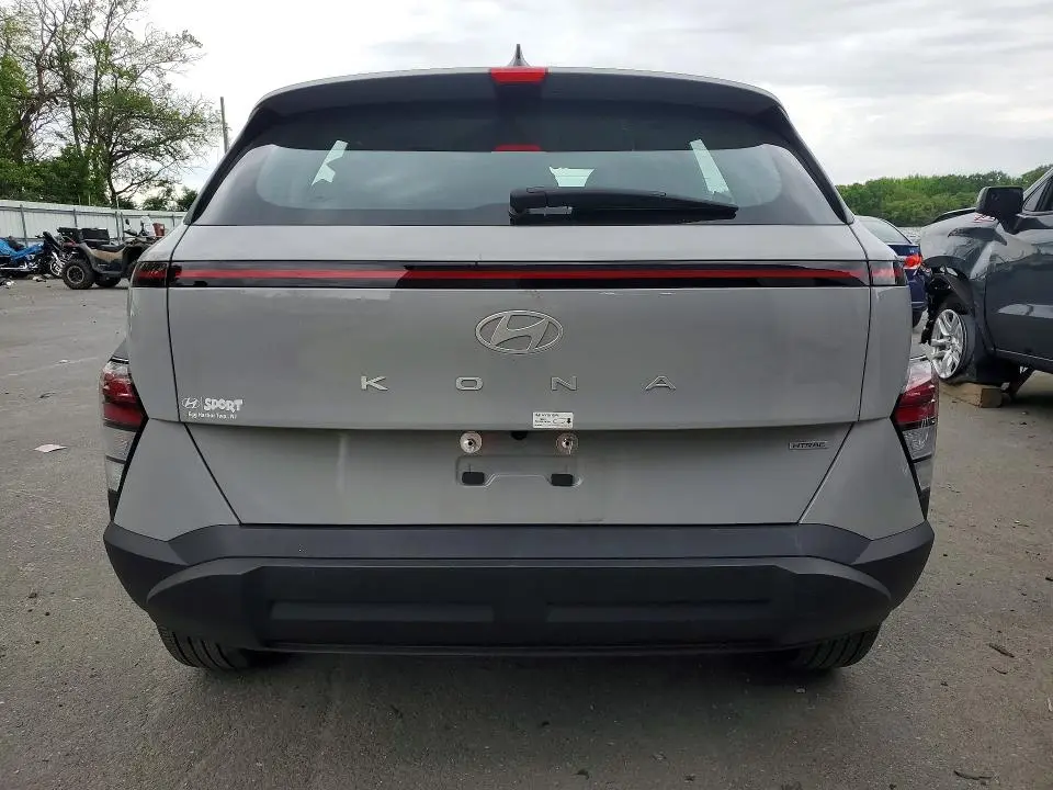 2024 HYUNDAI KONA SE  