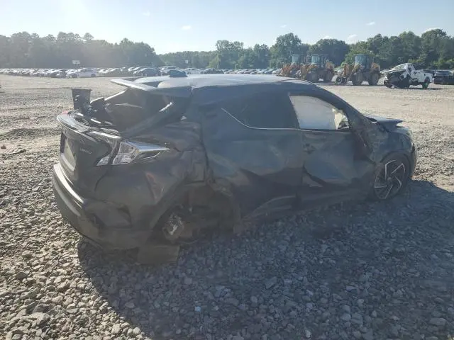 2022 TOYOTA C-HR XLE