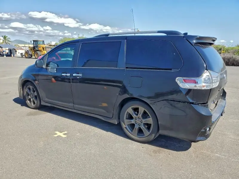 2020 TOYOTA SIENNA SE  