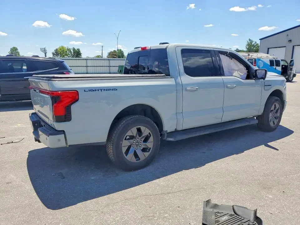 2023 FORD F150 LIGHTNING PRO  