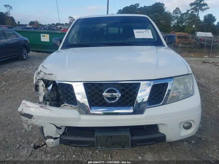 2016 NISSAN FRONTIER SV