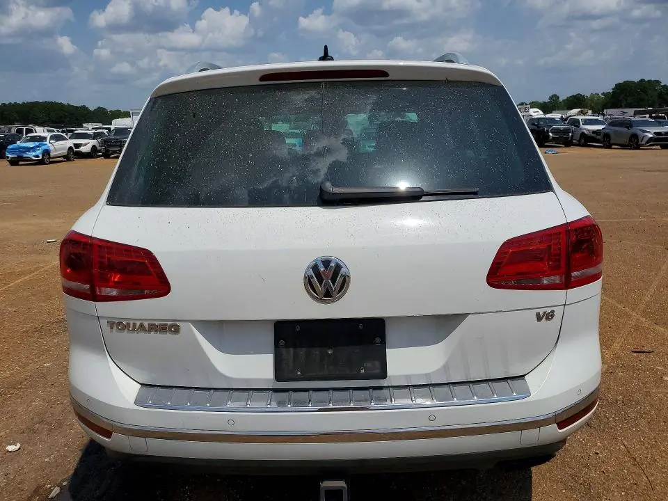 2017 VOLKSWAGEN TOUAREG EXECUTIVE  