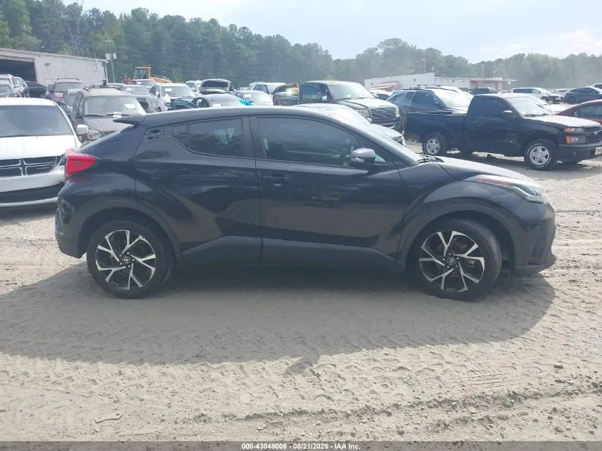 2021 TOYOTA C-HR XLE