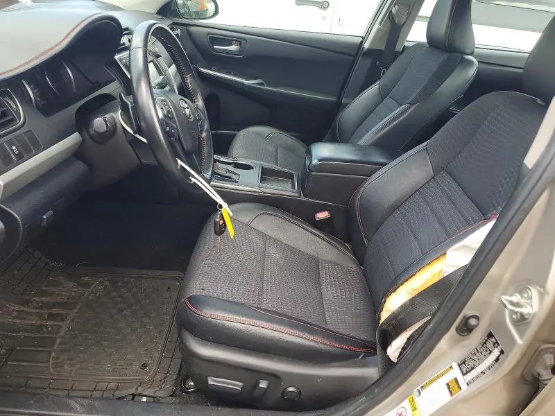 2015 TOYOTA CAMRY SE  