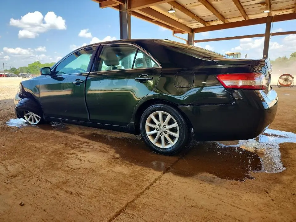 2011 TOYOTA CAMRY XLE  