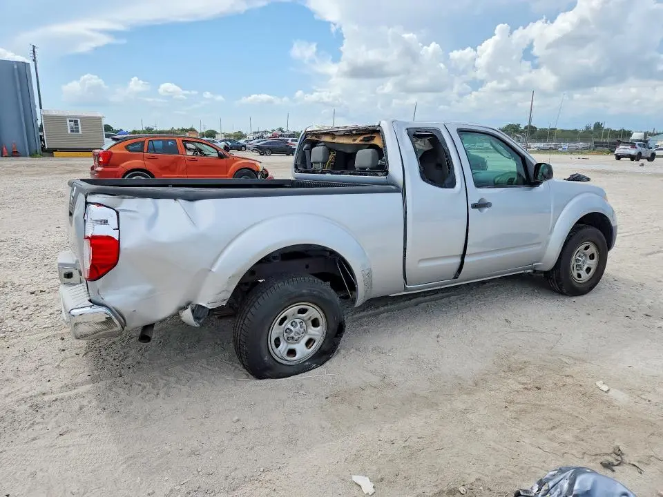 2010 NISSAN FRONTIER XE  
