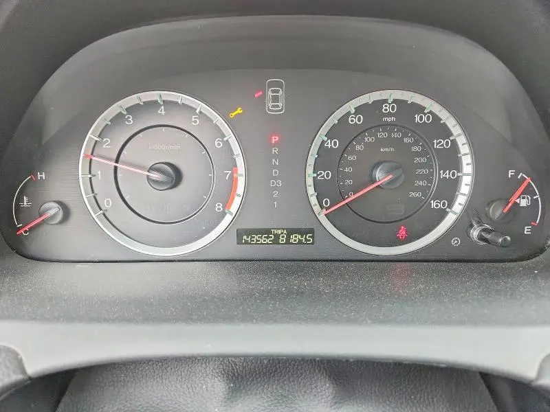 2010 HONDA ACCORD LX  