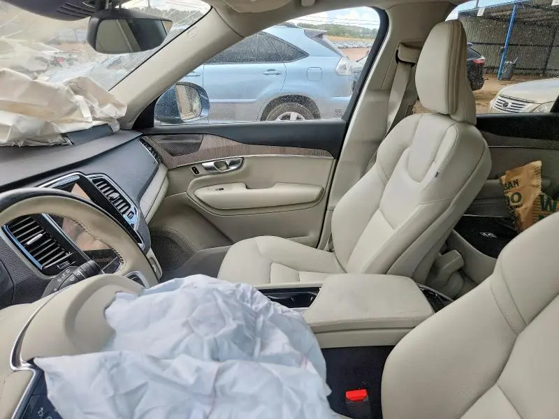 2024 VOLVO XC90 PLUS  