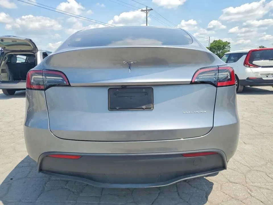 2024 TESLA MODEL Y   