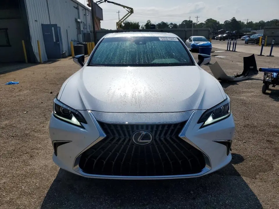 2025 LEXUS ES 300H BASE  