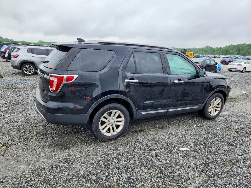 2017 FORD EXPLORER XLT  