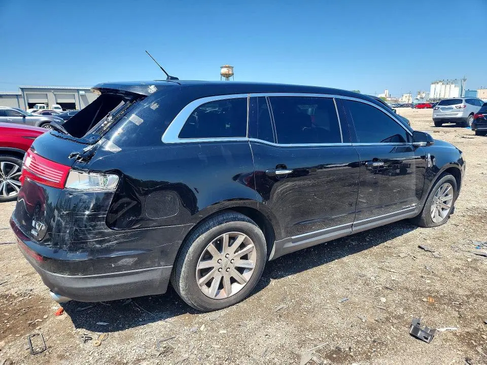 2015 LINCOLN MKT   