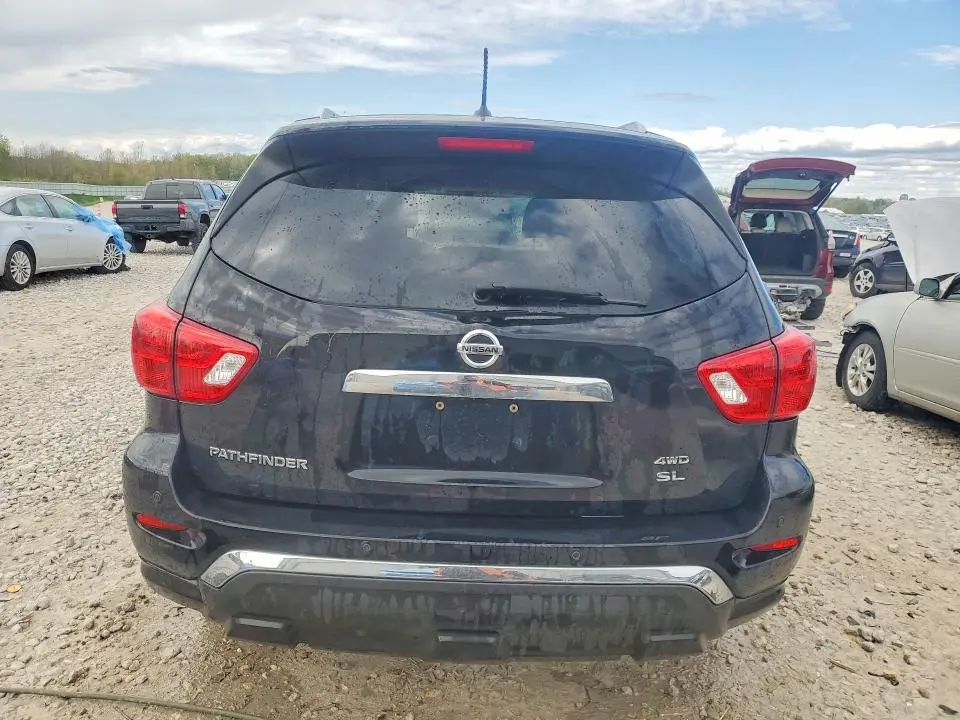 2018 NISSAN PATHFINDER SL  