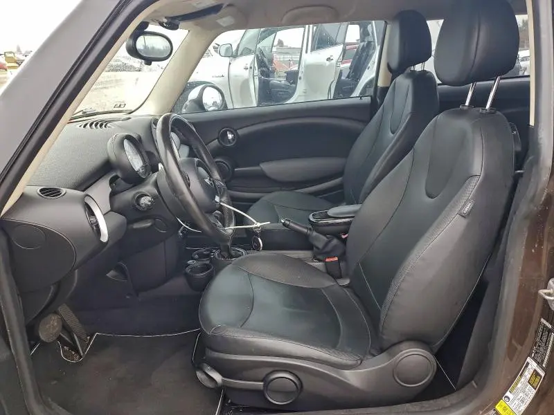 2011 MINI COOPER   