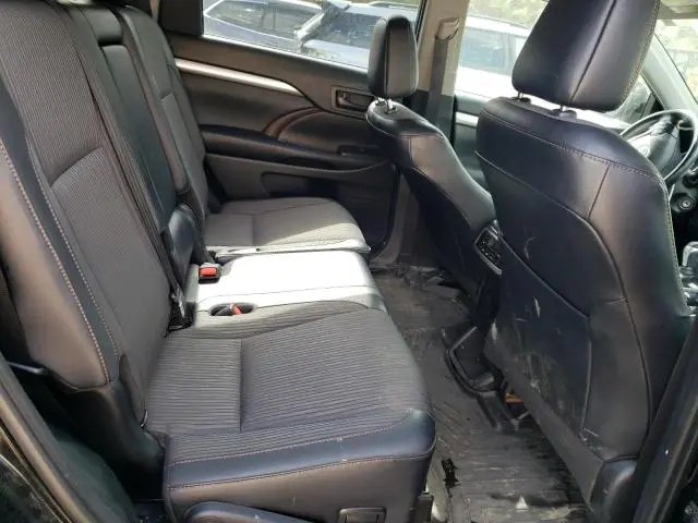 2019 TOYOTA HIGHLANDER LE