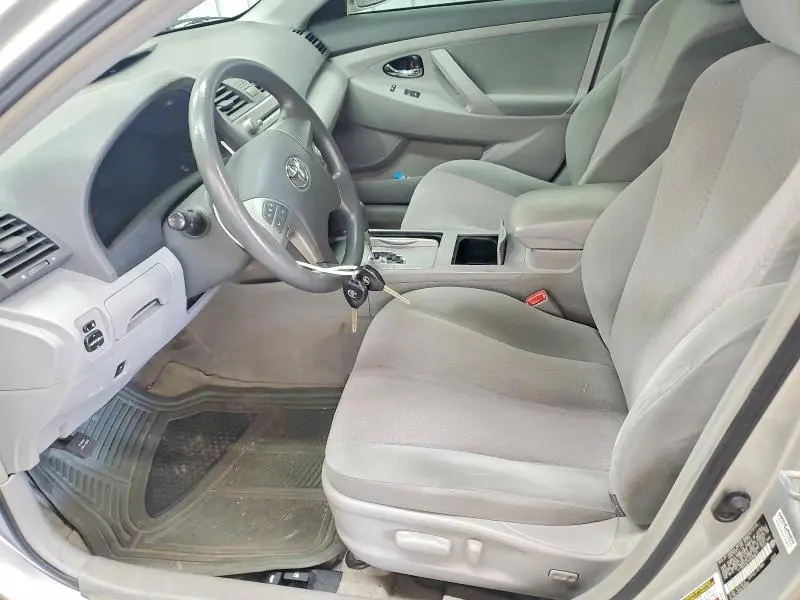 2010 TOYOTA CAMRY LE V6  