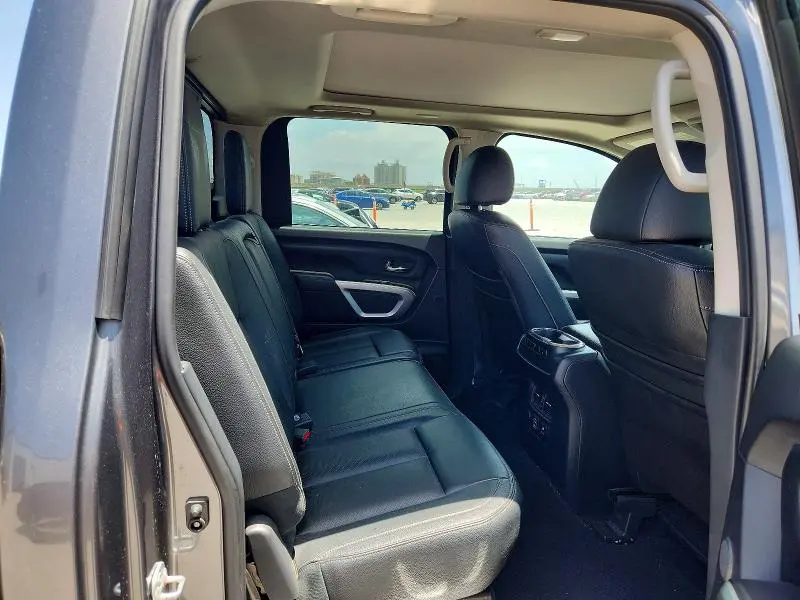 2020 NISSAN TITAN SL  