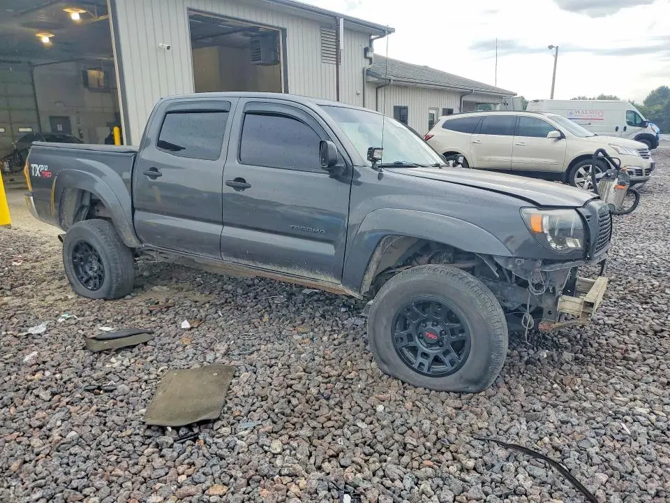 2011 TOYOTA TACOMA V6  
