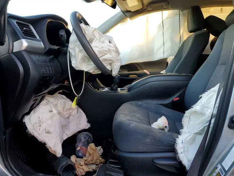 2018 TOYOTA HIGHLANDER LE  