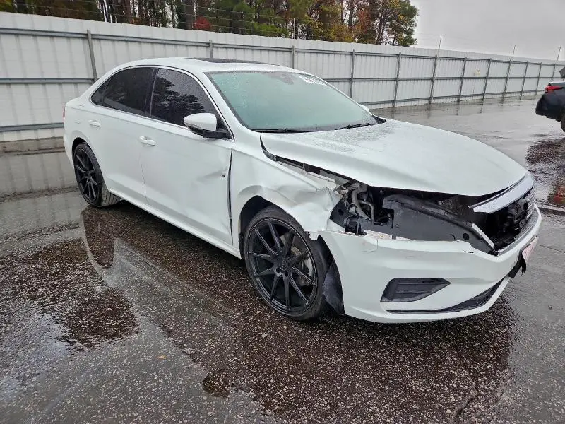 2021 VOLKSWAGEN PASSAT SE  