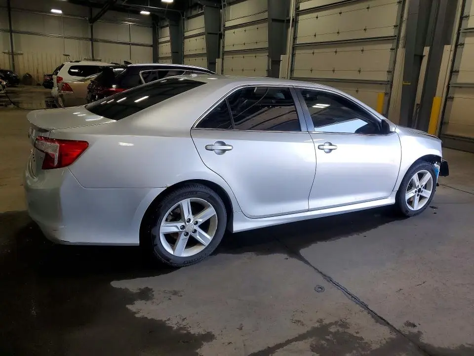 2012 TOYOTA CAMRY SE  