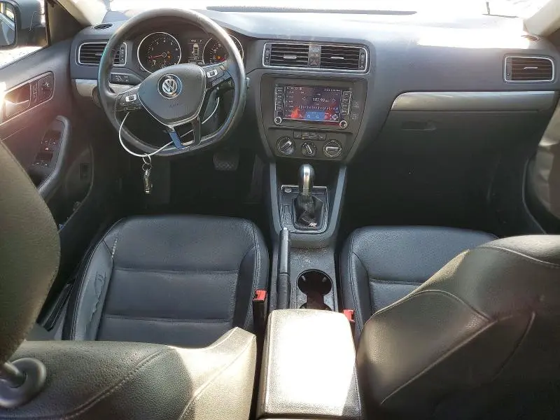 2017 VOLKSWAGEN JETTA SE  