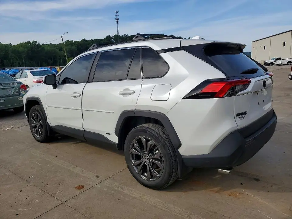 2024 TOYOTA RAV4 XLE PREMIUM  