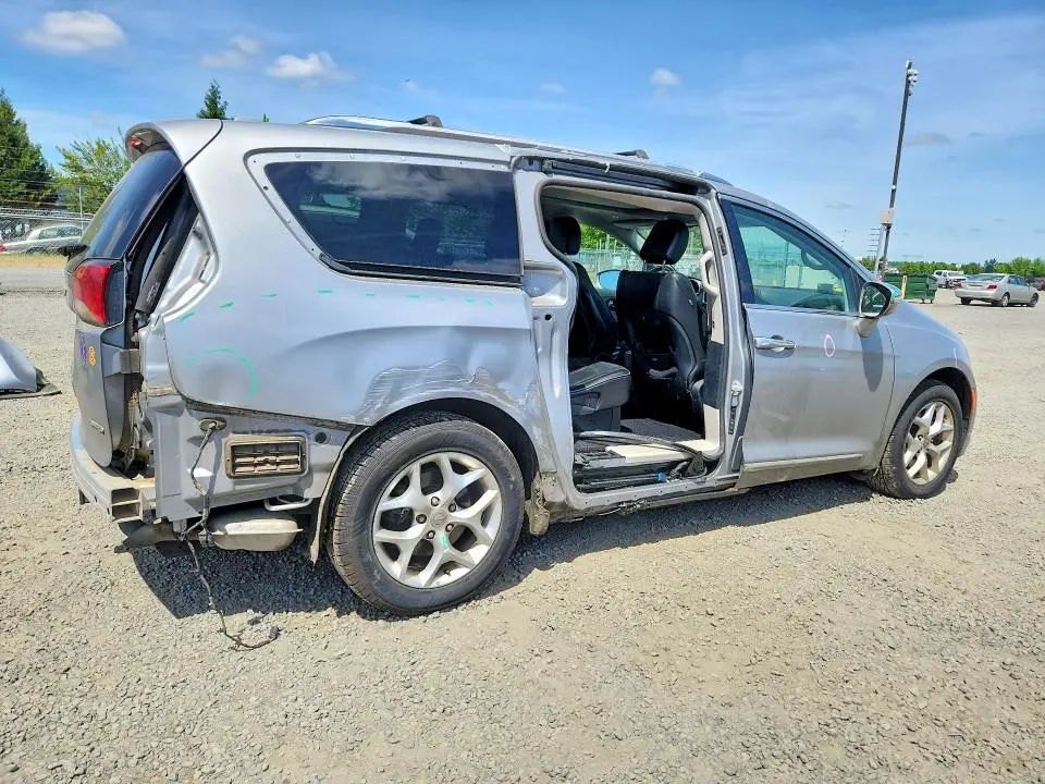 2019 CHRYSLER PACIFICA LIMITED  