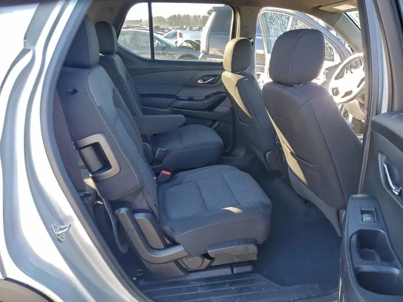 2022 CHEVROLET TRAVERSE LT  