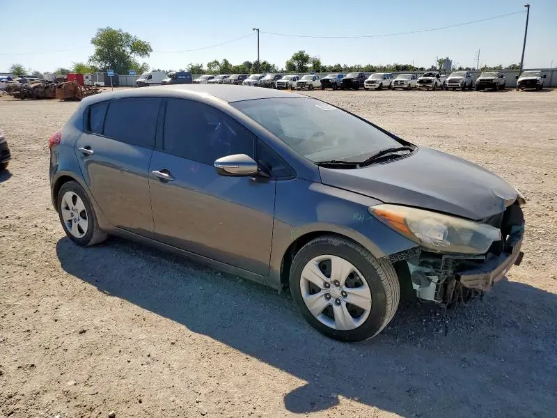 2016 KIA FORTE LX  