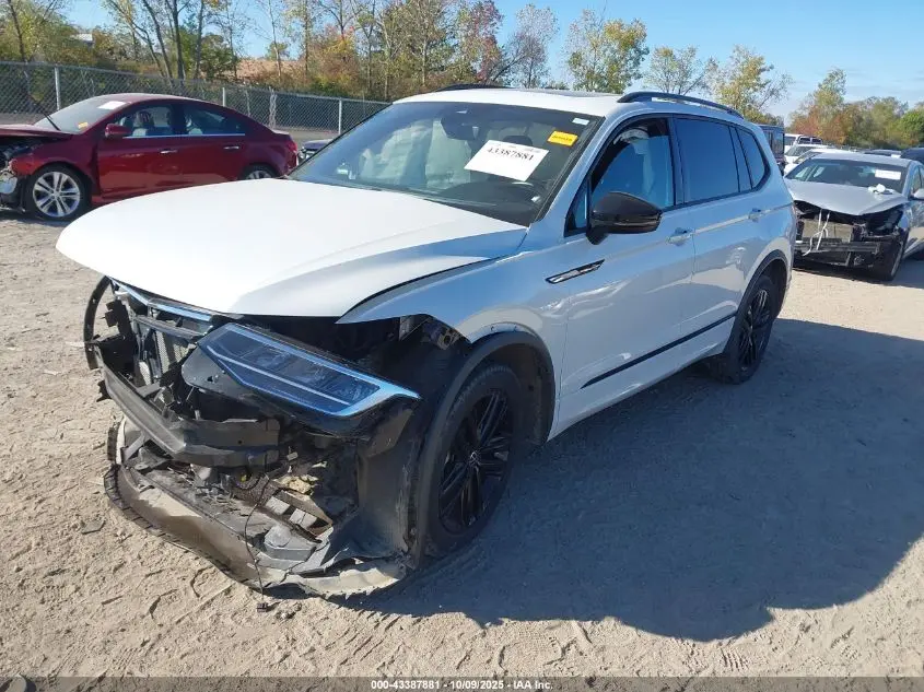 2022 VOLKSWAGEN TIGUAN SE R-LINE BLACK