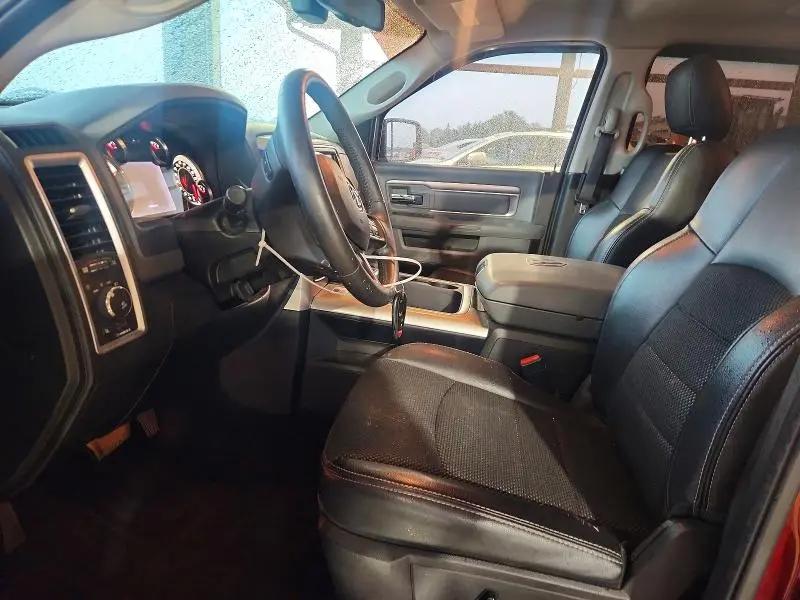 2016 RAM 1500 SLT  