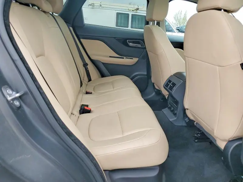 2018 JAGUAR F-PACE PREMIUM  