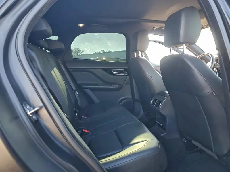 2018 JAGUAR F-PACE PREMIUM  