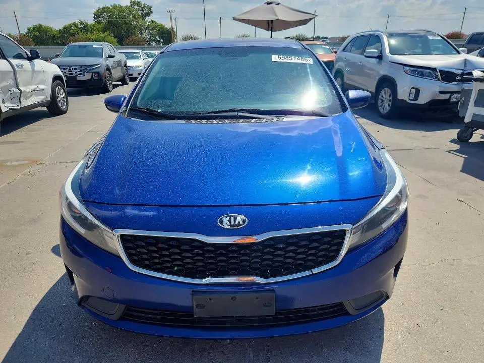 2017 KIA FORTE LX  