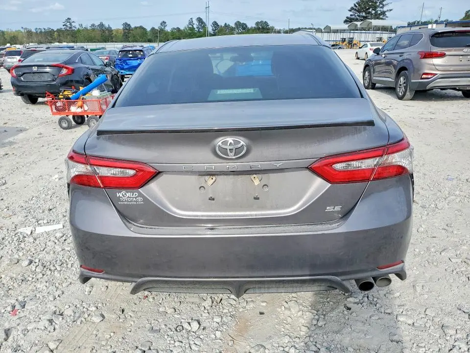 2018 TOYOTA CAMRY SE  
