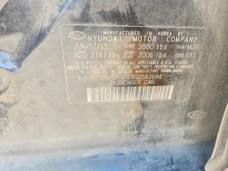2016 HYUNDAI ELANTRA SE  