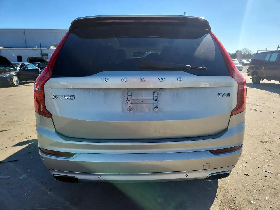 2018 VOLVO XC90 T6  