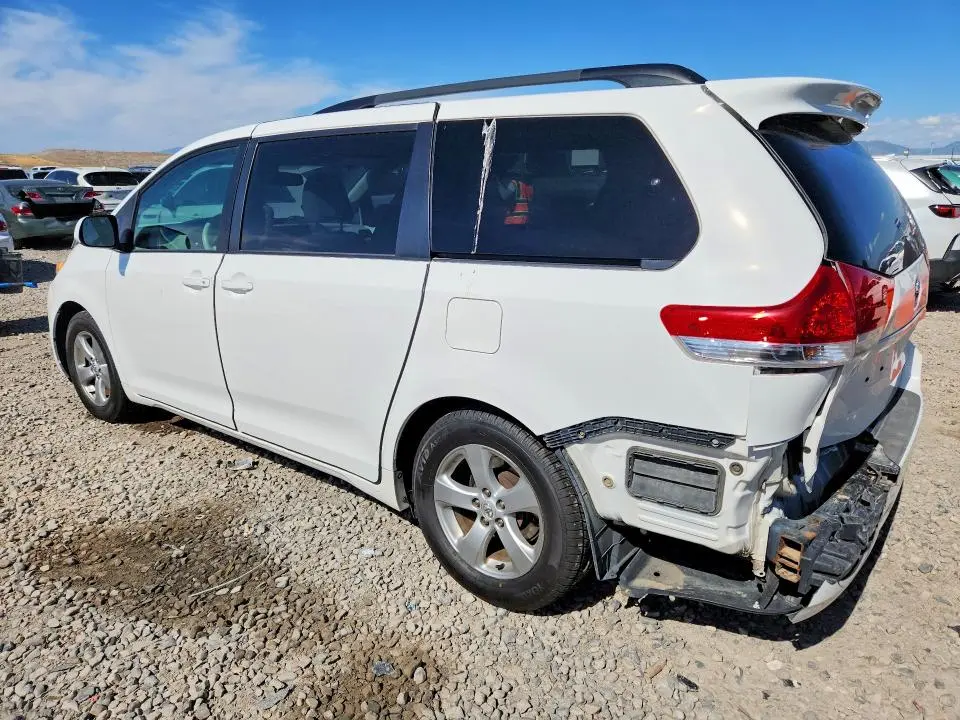 2011 TOYOTA SIENNA LE  