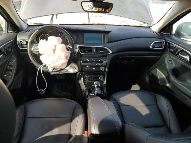 2017 INFINITI QX30 BASE  