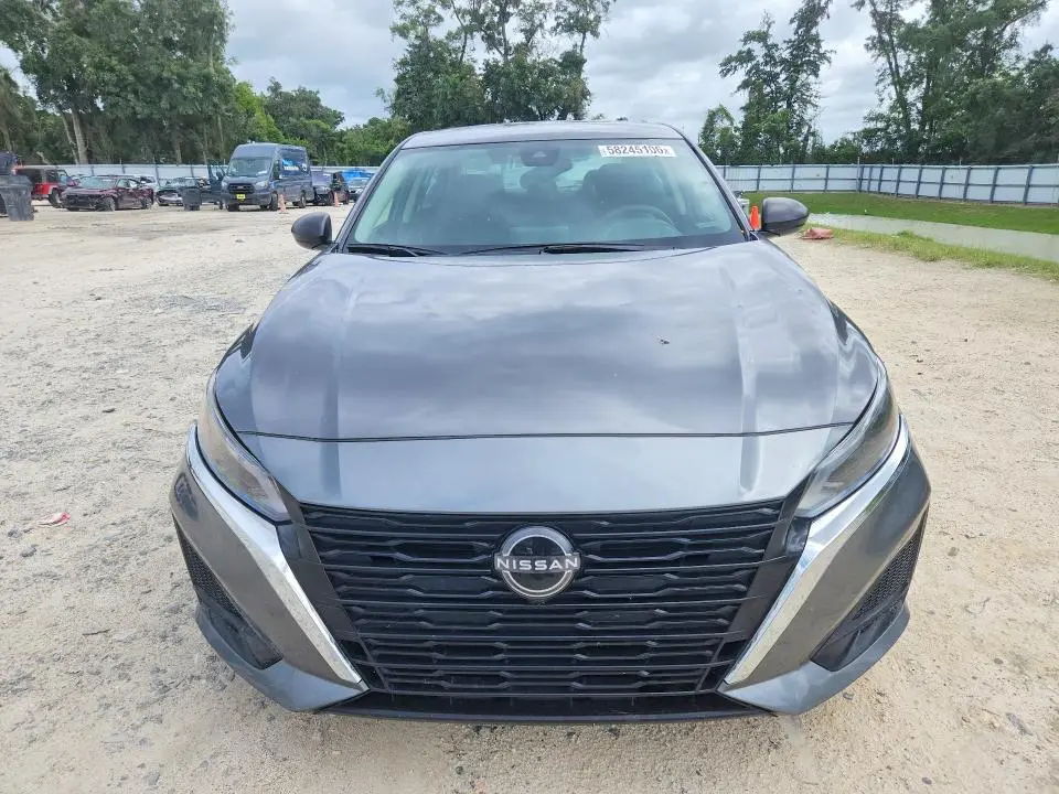 2024 NISSAN ALTIMA SV  